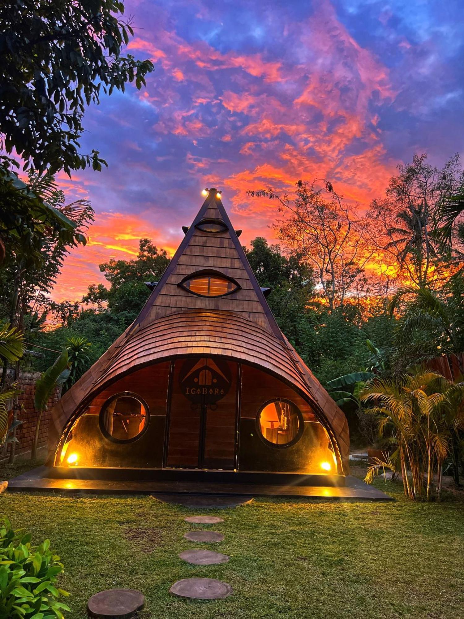 Igabara Hobbit House Hotell Tangalle Exteriör bild